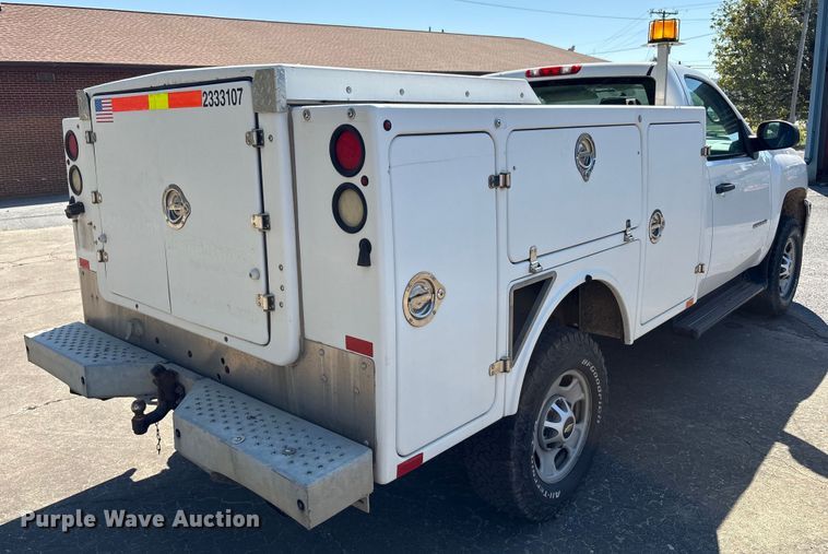 image for item EC4430 2013 Chevrolet Silverado 2500HD utility bed pickup truck