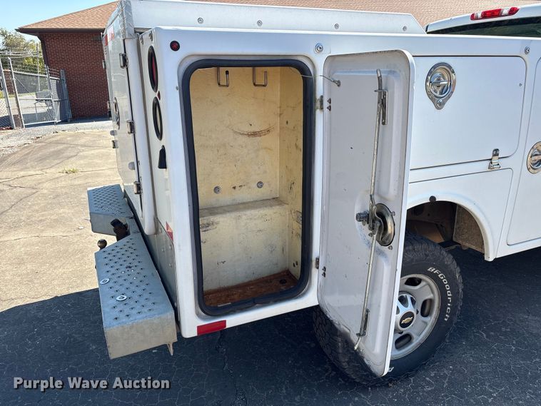 image for item EC4430 2013 Chevrolet Silverado 2500HD utility bed pickup truck