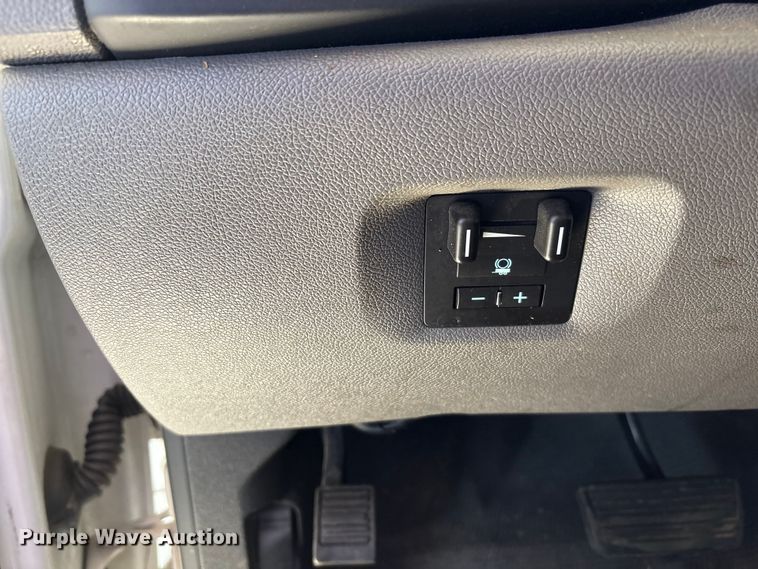 image for item EC4430 2013 Chevrolet Silverado 2500HD utility bed pickup truck