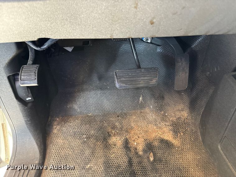 image for item EC4430 2013 Chevrolet Silverado 2500HD utility bed pickup truck