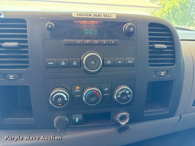 image for item EC4430 2013 Chevrolet Silverado 2500HD utility bed pickup truck