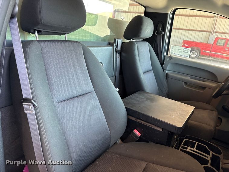 image for item EC4430 2013 Chevrolet Silverado 2500HD utility bed pickup truck