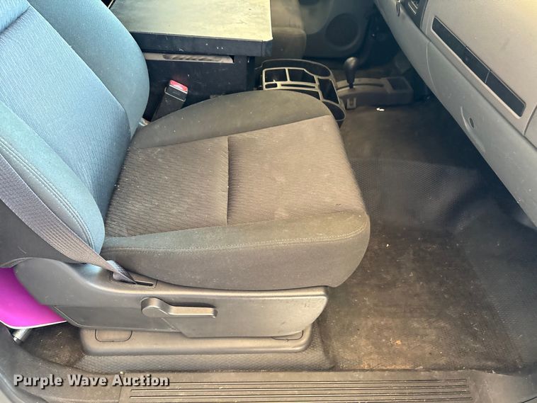 image for item EC4430 2013 Chevrolet Silverado 2500HD utility bed pickup truck