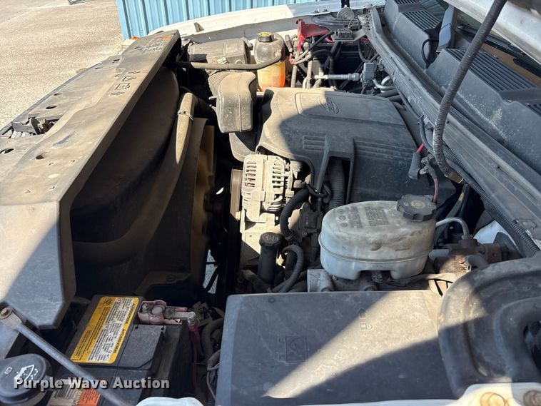 image for item EC4430 2013 Chevrolet Silverado 2500HD utility bed pickup truck