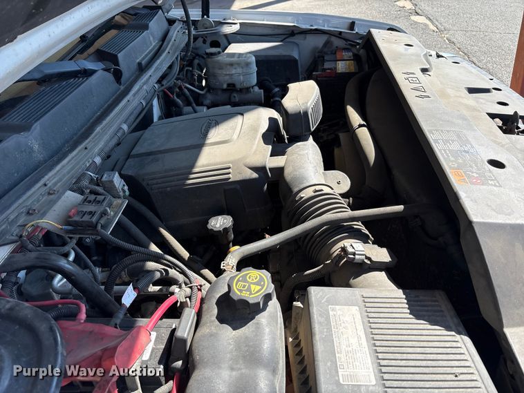 image for item EC4430 2013 Chevrolet Silverado 2500HD utility bed pickup truck