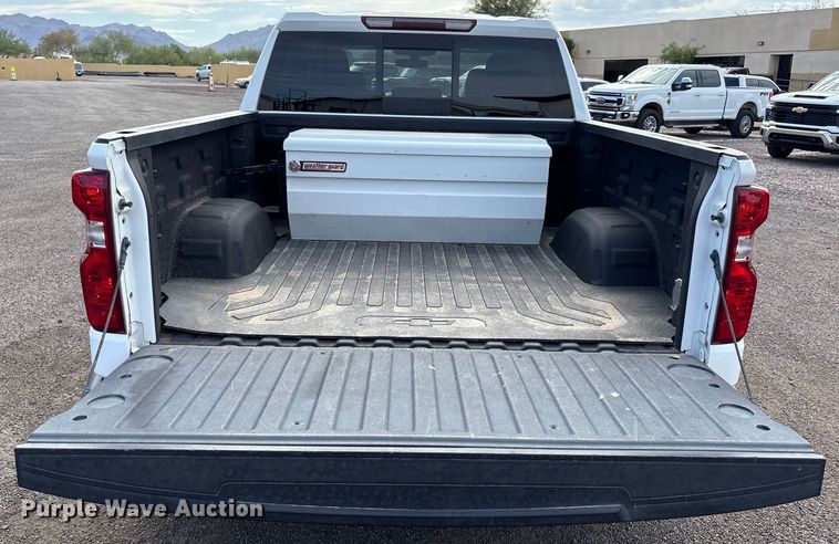 image for item EC8001 2021 Chevrolet Silverado 1500 Crew Cab pickup truck