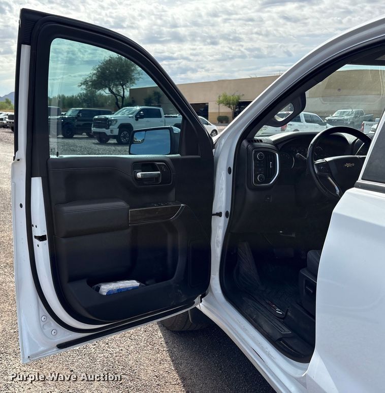 image for item EC8001 2021 Chevrolet Silverado 1500 Crew Cab pickup truck