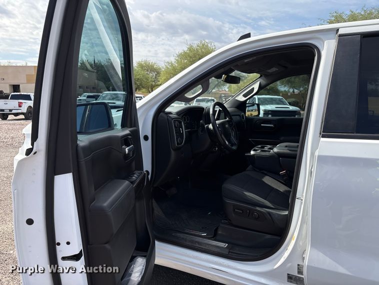 image for item EC8001 2021 Chevrolet Silverado 1500 Crew Cab pickup truck