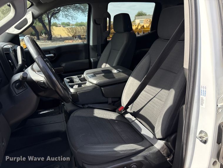 image for item EC8001 2021 Chevrolet Silverado 1500 Crew Cab pickup truck