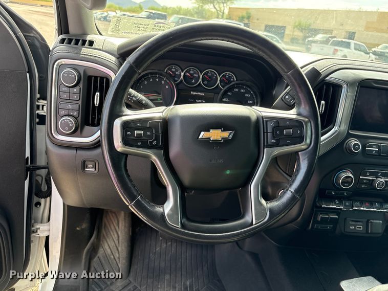 image for item EC8001 2021 Chevrolet Silverado 1500 Crew Cab pickup truck