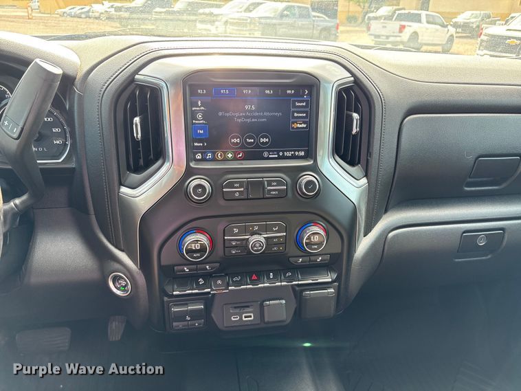 image for item EC8001 2021 Chevrolet Silverado 1500 Crew Cab pickup truck