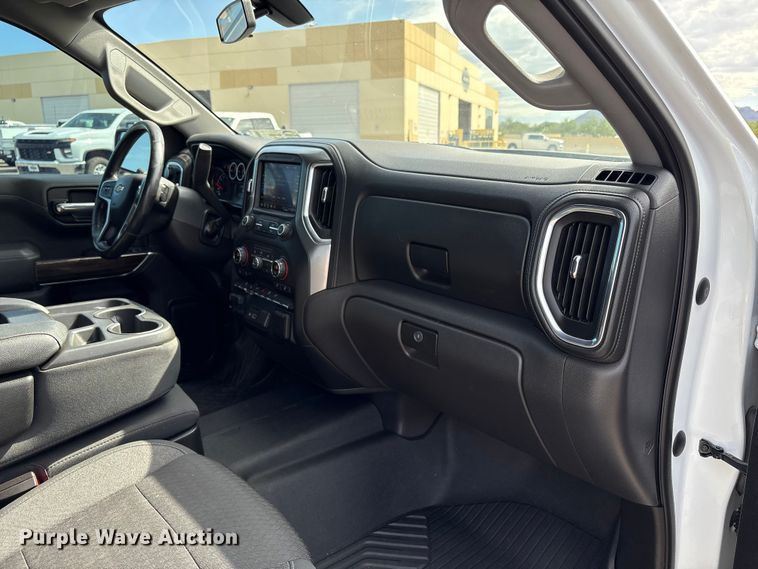 image for item EC8001 2021 Chevrolet Silverado 1500 Crew Cab pickup truck