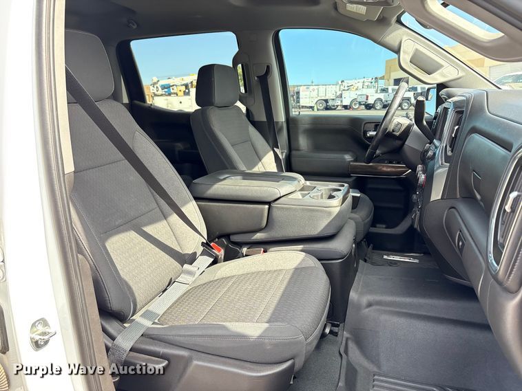 image for item EC8001 2021 Chevrolet Silverado 1500 Crew Cab pickup truck