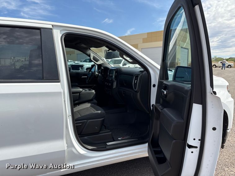 image for item EC8001 2021 Chevrolet Silverado 1500 Crew Cab pickup truck