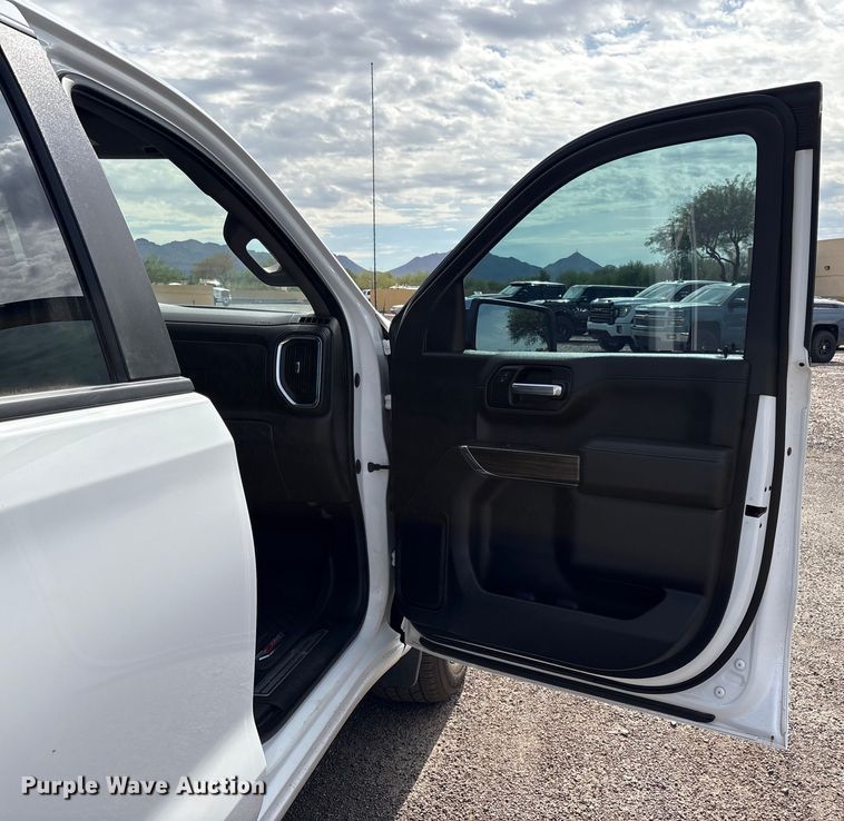 image for item EC8001 2021 Chevrolet Silverado 1500 Crew Cab pickup truck