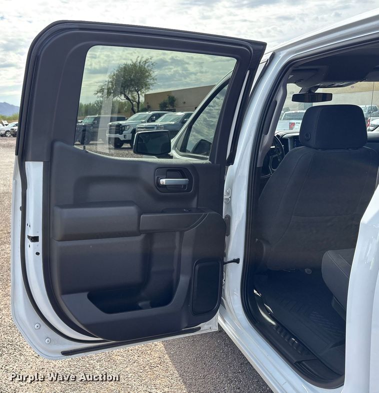 image for item EC8001 2021 Chevrolet Silverado 1500 Crew Cab pickup truck