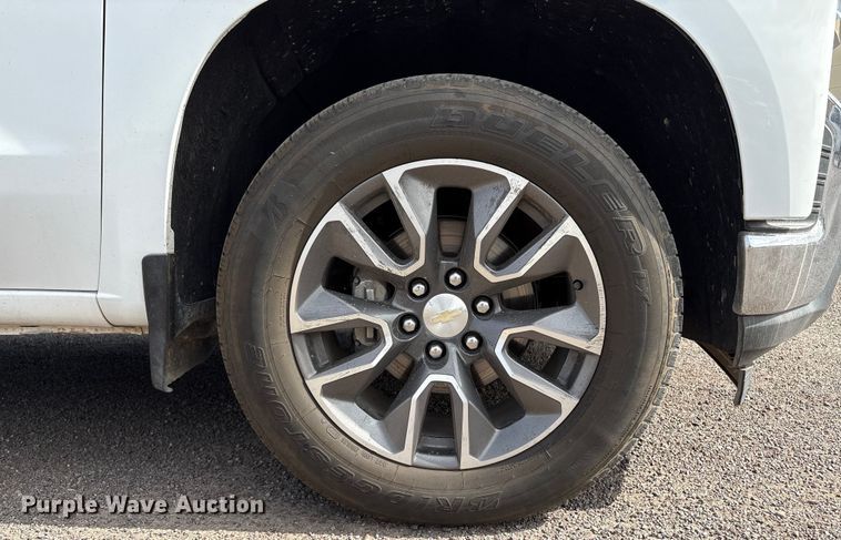 image for item EC8001 2021 Chevrolet Silverado 1500 Crew Cab pickup truck