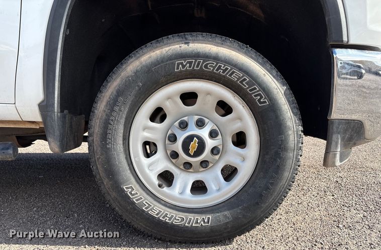 image for item EC8002 2022 Chevrolet Silverado 3500HD pickup truck