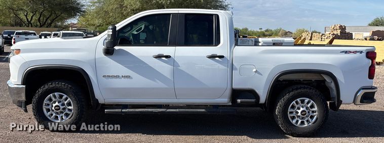 image for item EC8003 2021 Chevrolet Silverado 2500HD Double Cab pickup truck