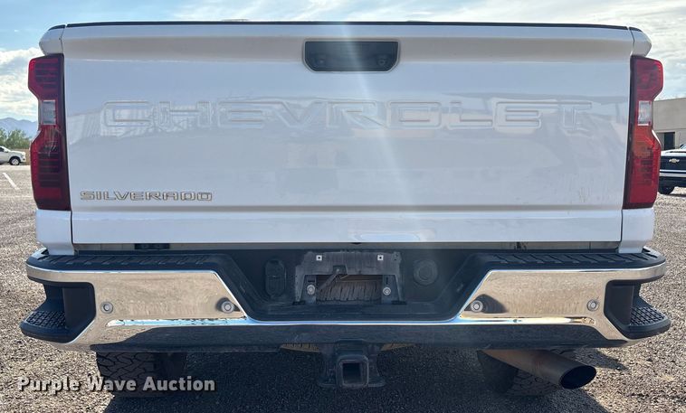 image for item EC8003 2021 Chevrolet Silverado 2500HD Double Cab pickup truck