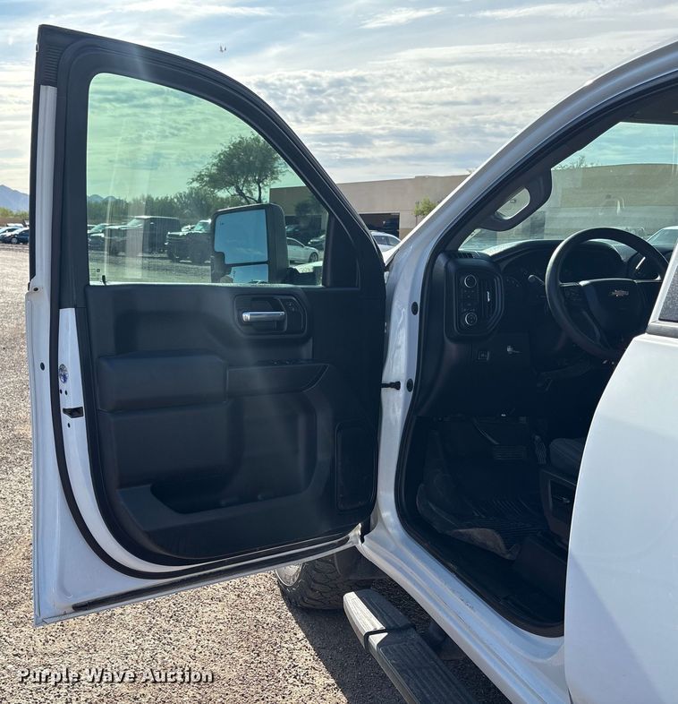 image for item EC8003 2021 Chevrolet Silverado 2500HD Double Cab pickup truck