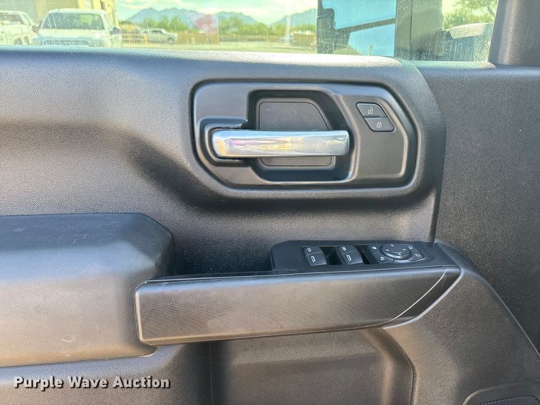 image for item EC8003 2021 Chevrolet Silverado 2500HD Double Cab pickup truck