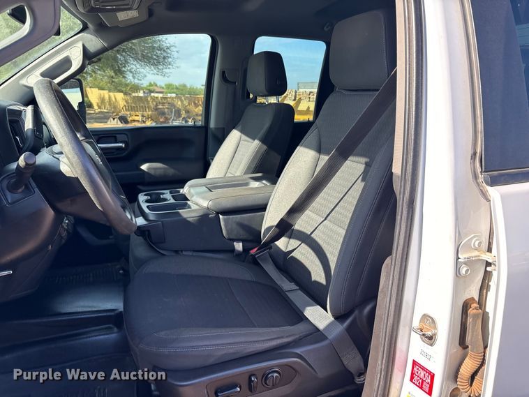 image for item EC8003 2021 Chevrolet Silverado 2500HD Double Cab pickup truck