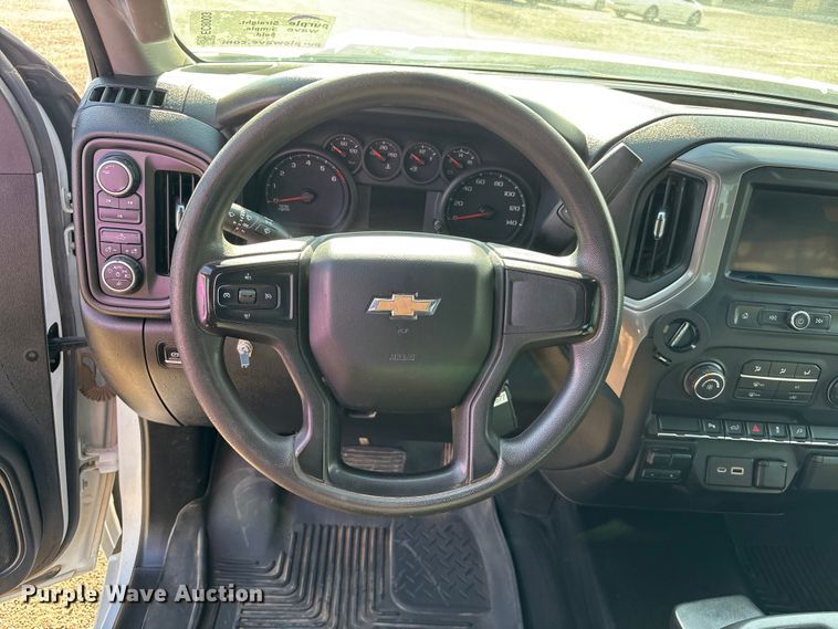 image for item EC8003 2021 Chevrolet Silverado 2500HD Double Cab pickup truck