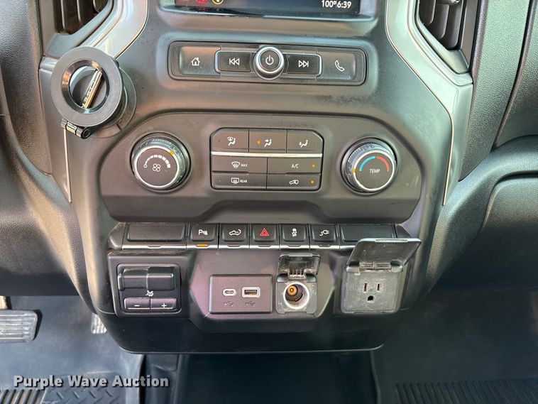 image for item EC8003 2021 Chevrolet Silverado 2500HD Double Cab pickup truck