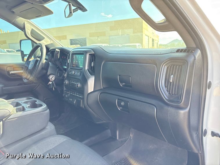 image for item EC8003 2021 Chevrolet Silverado 2500HD Double Cab pickup truck