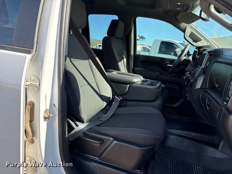 image for item EC8003 2021 Chevrolet Silverado 2500HD Double Cab pickup truck