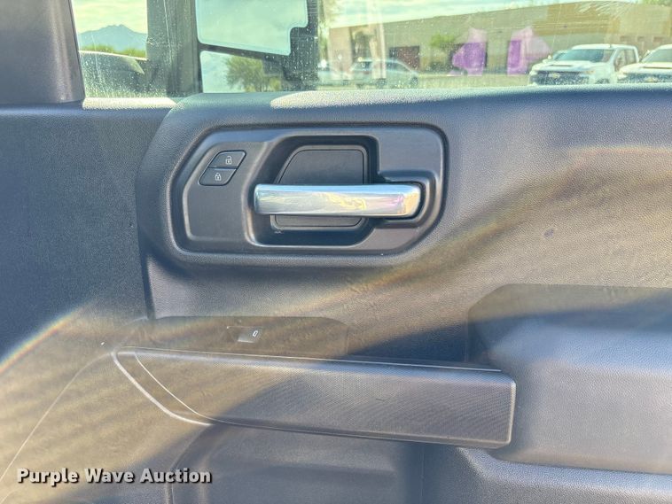 image for item EC8003 2021 Chevrolet Silverado 2500HD Double Cab pickup truck