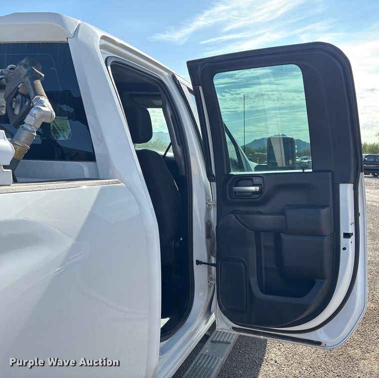 image for item EC8003 2021 Chevrolet Silverado 2500HD Double Cab pickup truck