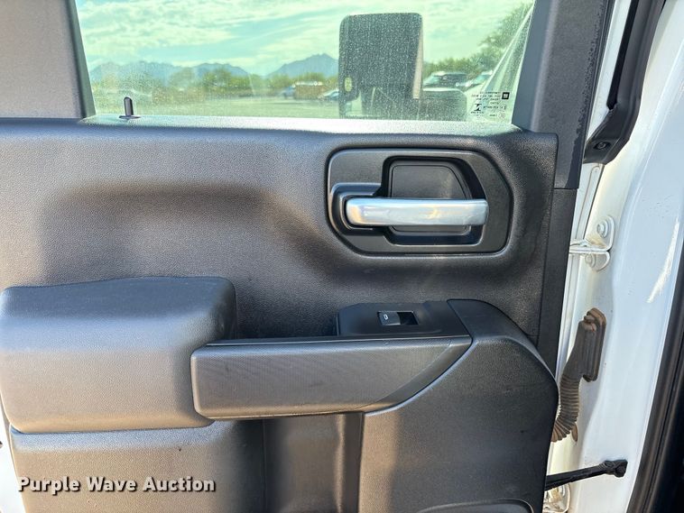 image for item EC8003 2021 Chevrolet Silverado 2500HD Double Cab pickup truck