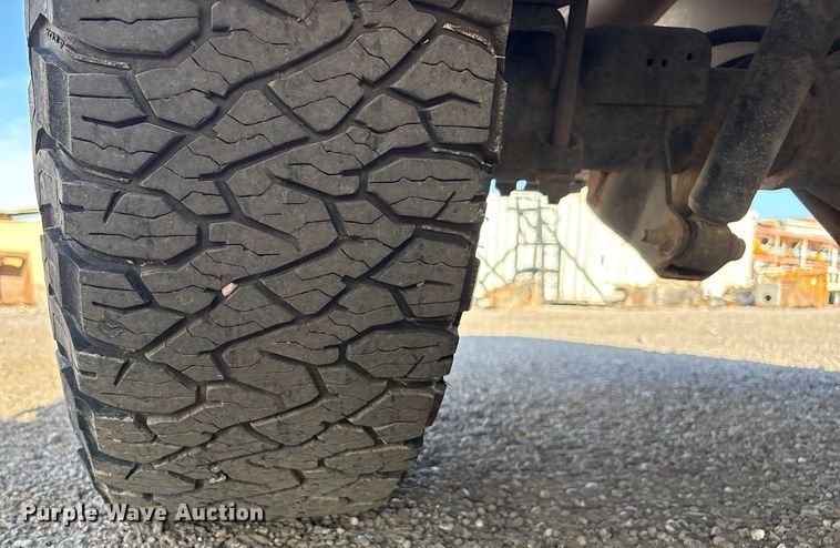 image for item EC8003 2021 Chevrolet Silverado 2500HD Double Cab pickup truck