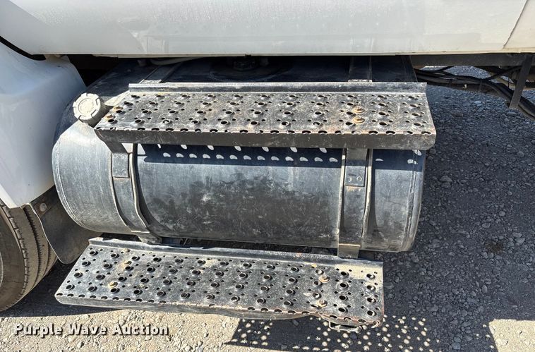 image for item EC8017 2008 Ford F750 Super Duty XL dump truck