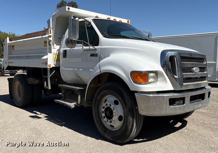 image for item EC8018 2008 Ford F750 Super Duty XL dump truck