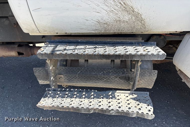 image for item EC8018 2008 Ford F750 Super Duty XL dump truck