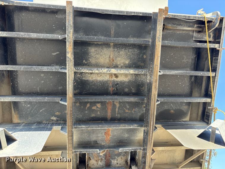 image for item EC8018 2008 Ford F750 Super Duty XL dump truck