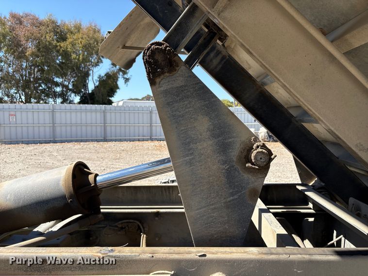 image for item EC8018 2008 Ford F750 Super Duty XL dump truck