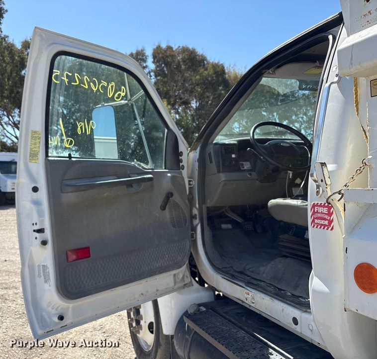 image for item EC8018 2008 Ford F750 Super Duty XL dump truck