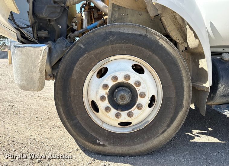 image for item EC8018 2008 Ford F750 Super Duty XL dump truck