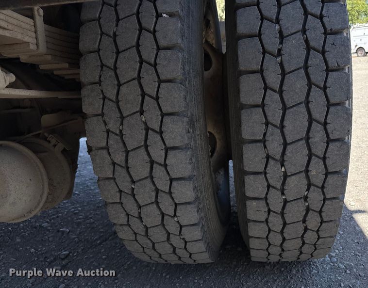 image for item EC8018 2008 Ford F750 Super Duty XL dump truck