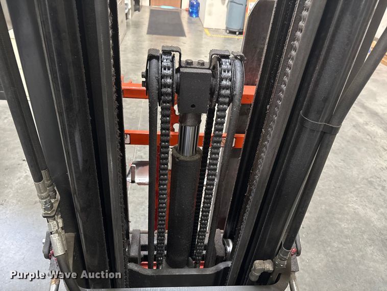 image for item EC8019 2016 UniCarriers CFS40 forklift