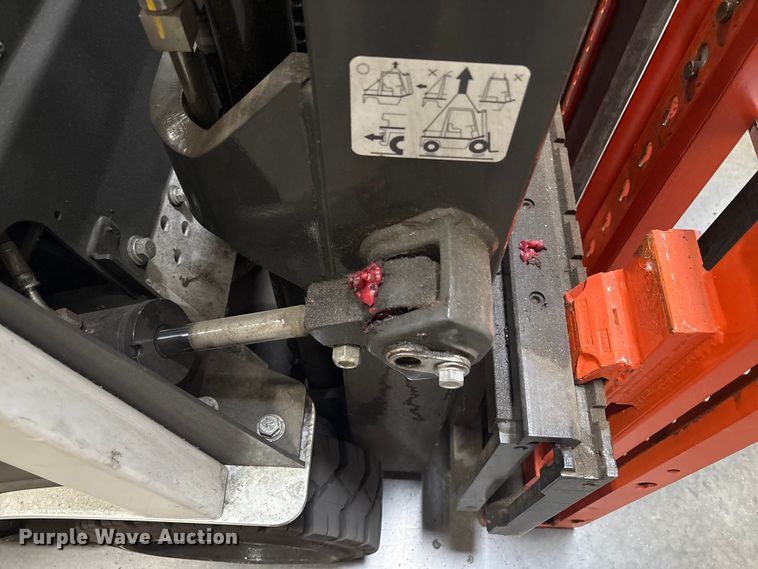 image for item EC8019 2016 UniCarriers CFS40 forklift