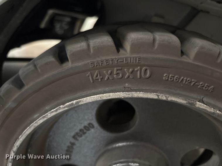 image for item EC8019 2016 UniCarriers CFS40 forklift