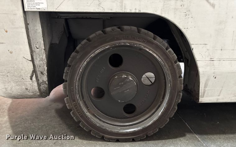 image for item EC8019 2016 UniCarriers CFS40 forklift