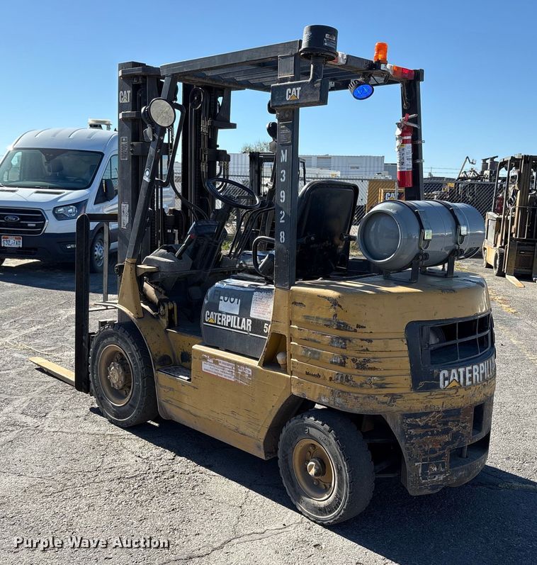image for item EC8032 1994 Caterpillar GP25 forklift