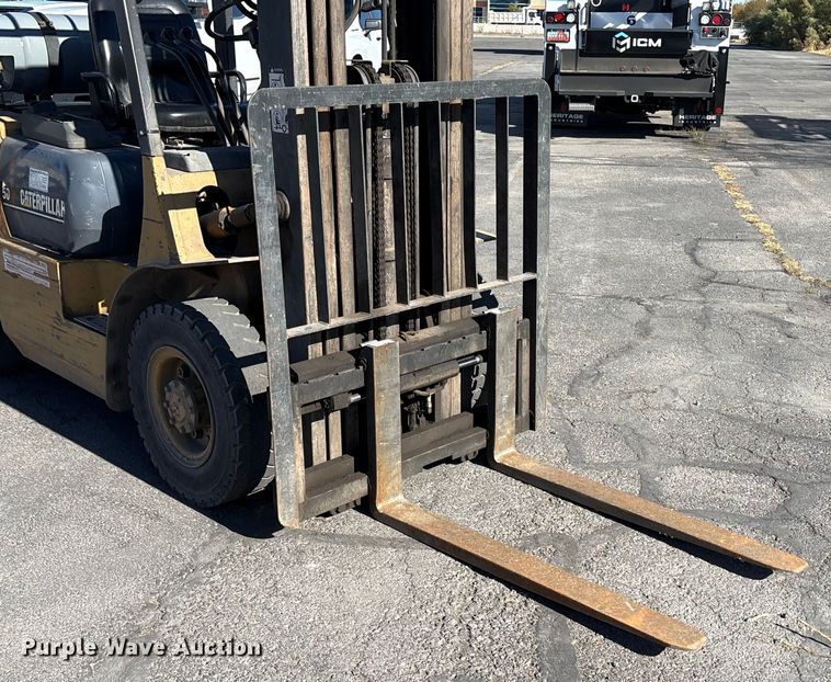 image for item EC8032 1994 Caterpillar GP25 forklift