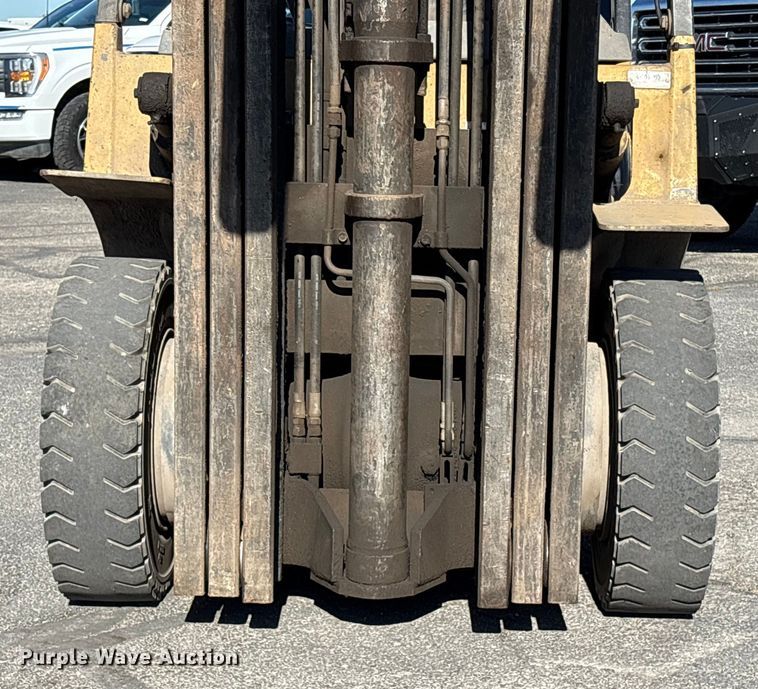 image for item EC8032 1994 Caterpillar GP25 forklift